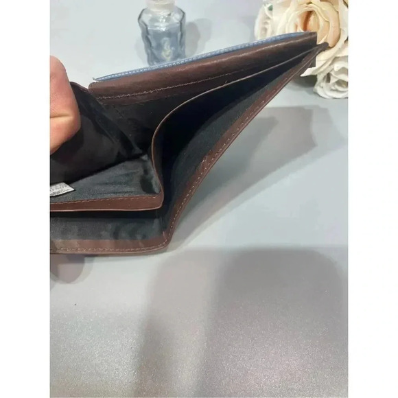 Santa Fe | Tooled Design Genuine Leather Bifold Wallet - Picture 7 of 8